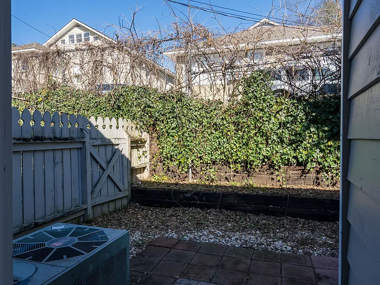 615 Heidt St — Photo 15