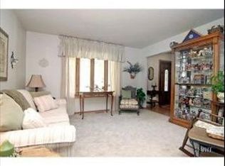 130 W Hawthorne Blvd, Mundelein, IL