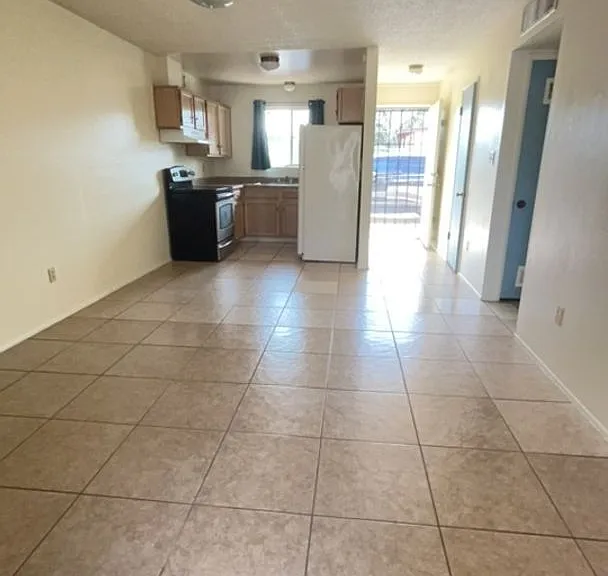 2842 N Los Altos Ave — Photo 14
