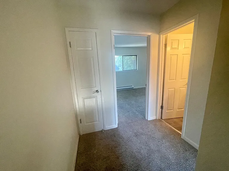 190 Adler Ave — Photo 19