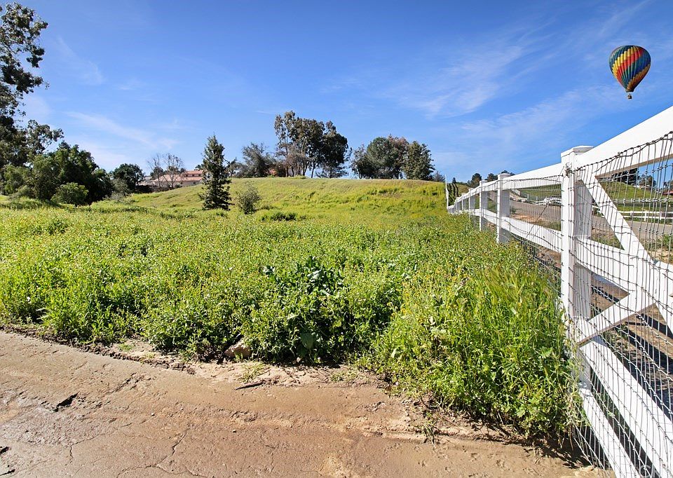 2nd image of 41270 Calle De Maya