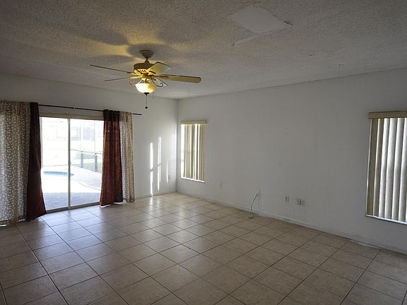 4th image of 457 Tamarind Parke Ln
