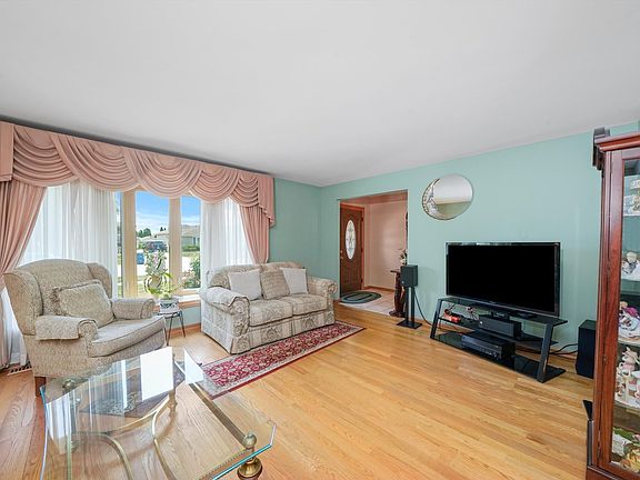 4th image of 6544 W 91st Pl