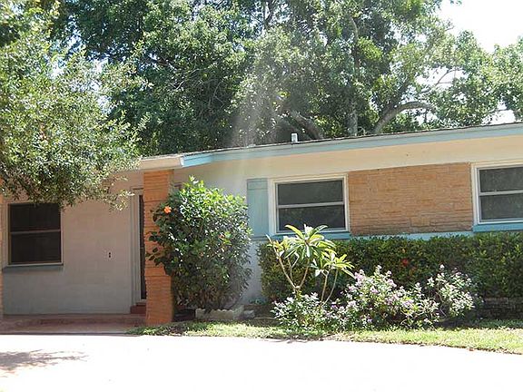 3rd image of 2522 Auburn Dr