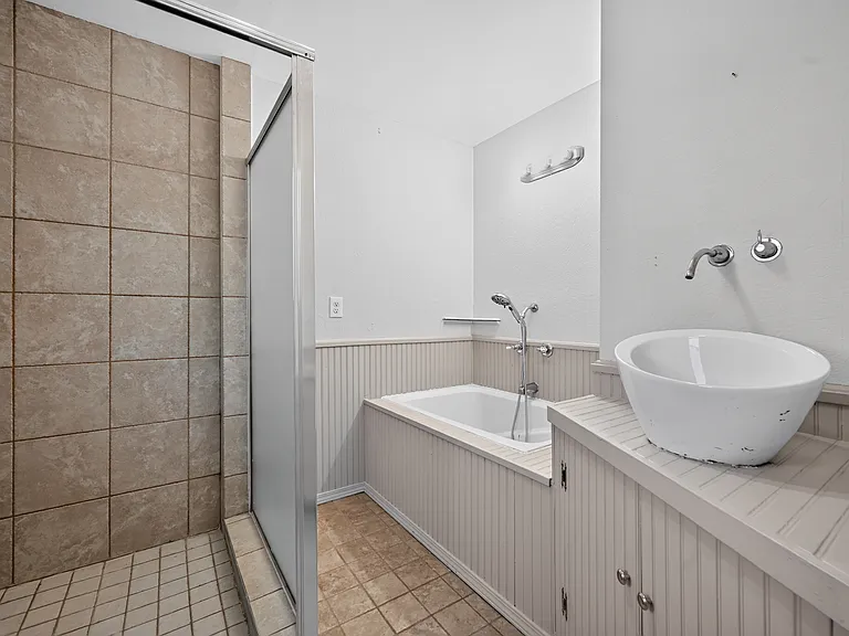 6611 Textile Rd — Photo 30