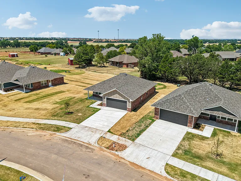 Enclave Estates — Photo 20
