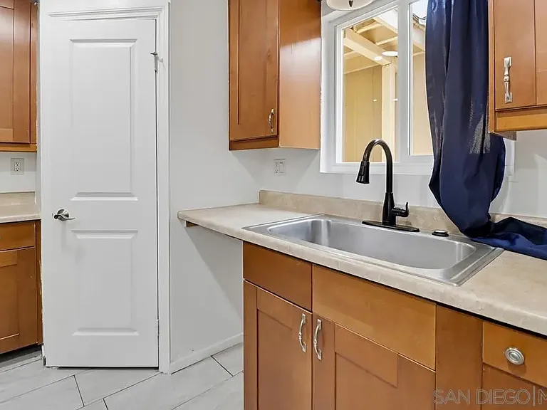 3095 L St — Photo 11