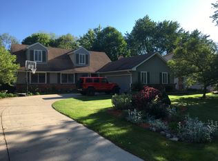 2568 Eaton Gate Rd, Lake Orion, MI 48360