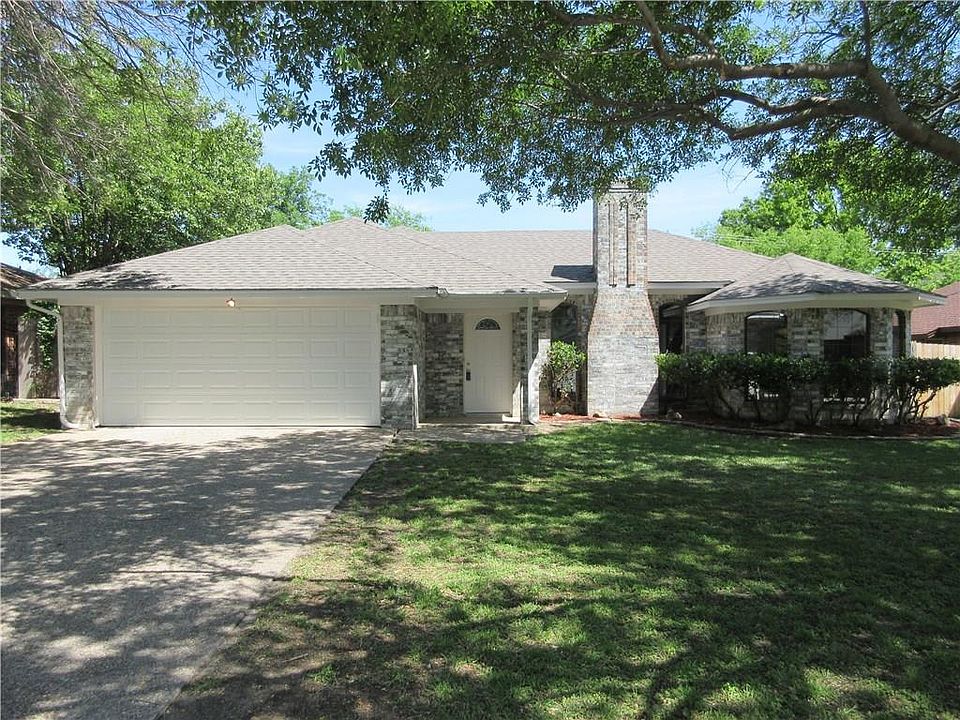 1st image of 3737 Devonaire Dr