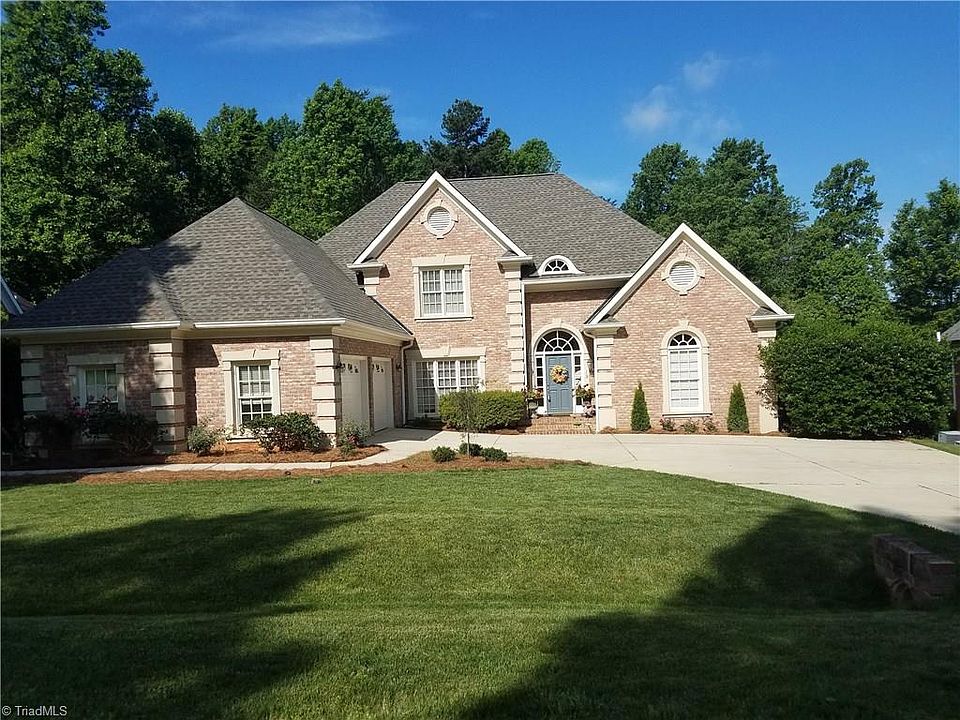 1st image of 19 Rosebay Ln