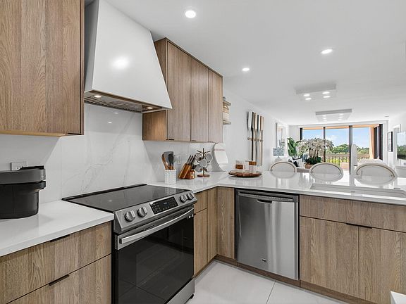 3rd image of 600 Egret Cir APT 7501