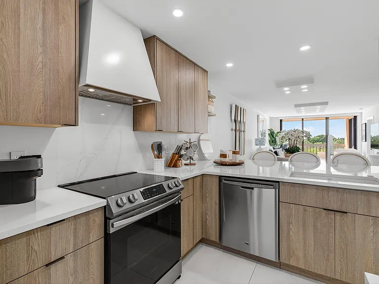 600 Egret Cir #7501 — Photo 3