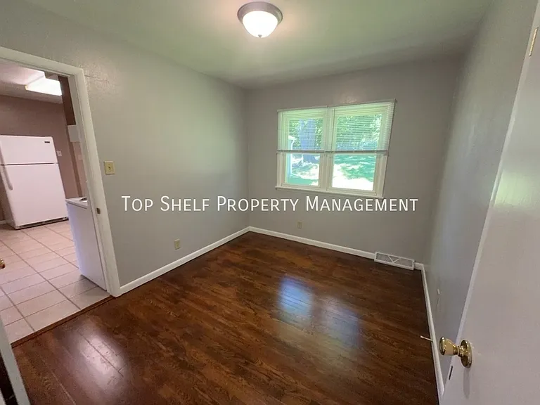 2752 Holcomb Ave — Photo 5