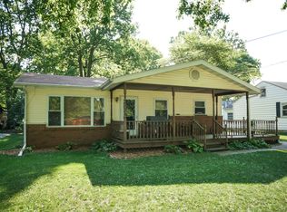 106 S Arthur Ave, Manito, IL 61546