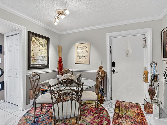 2nd image of 450 NW 20th Street #1140