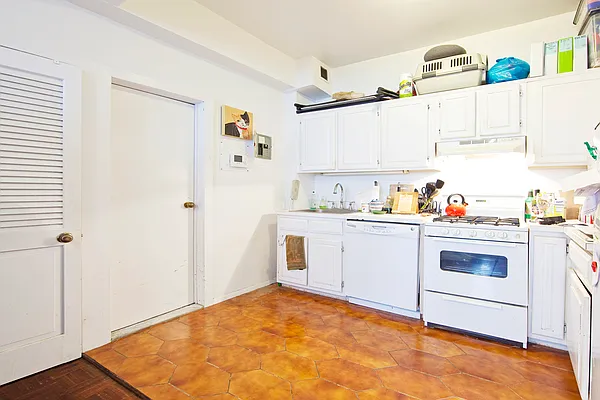 Rented by R New York | media 27