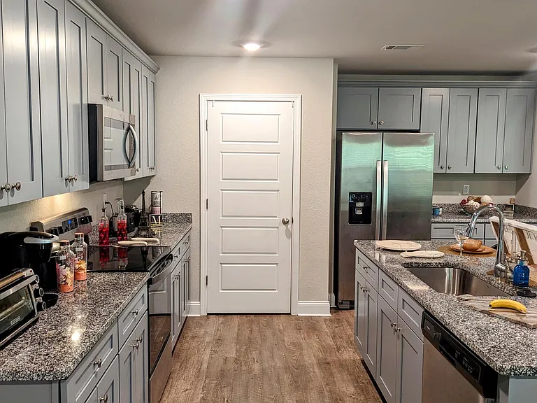 10404 Willow Leaf Dr — Photo 16