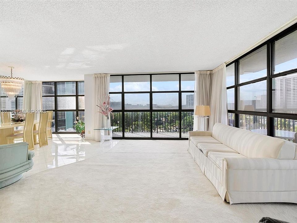 1st image of 600 Parkview Dr APT 831