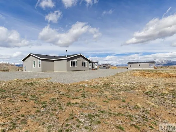 5897 W Remington Ridge Rd, Mackay, ID 83251