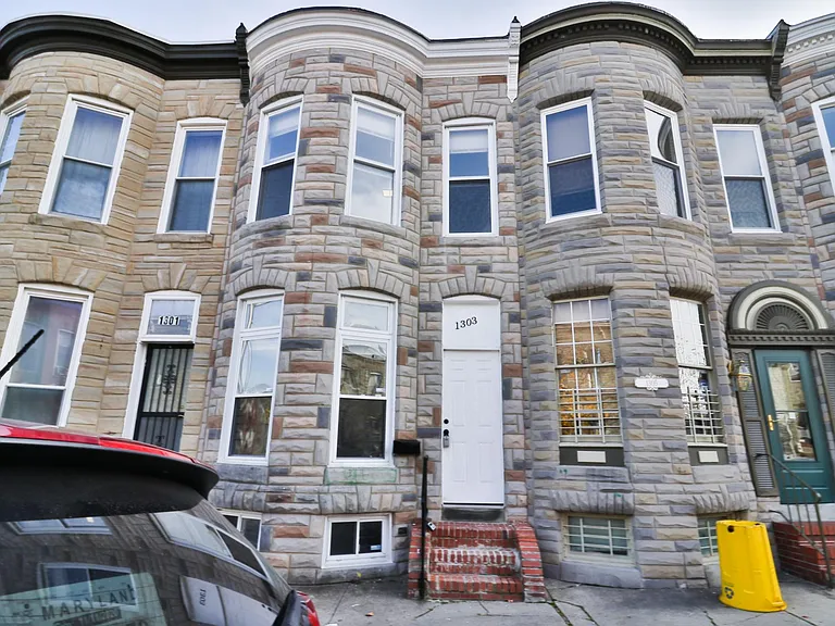 1303 James St — Photo 3