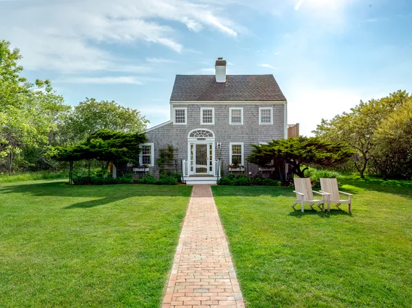 15 Longwood Dr, Nantucket, MA 02554
