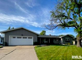 2708 E Hayes St, Davenport, IA 52803