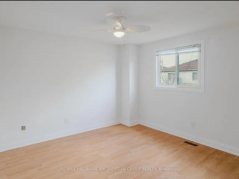 60 Carl Tennen St — Photo 27