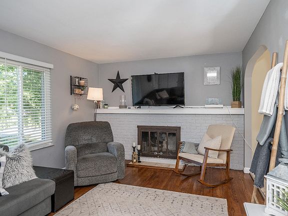 5th image of 8442 Bluebird Dr