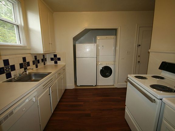 4th image of 1408 W Chapel Hill St #C
