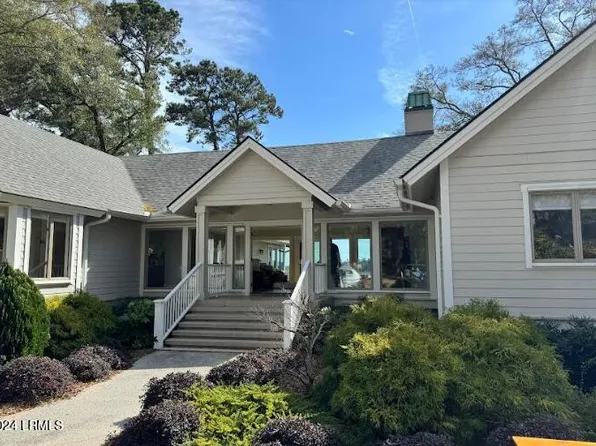 535 Island Cir E, Saint Helena Island, SC 29920