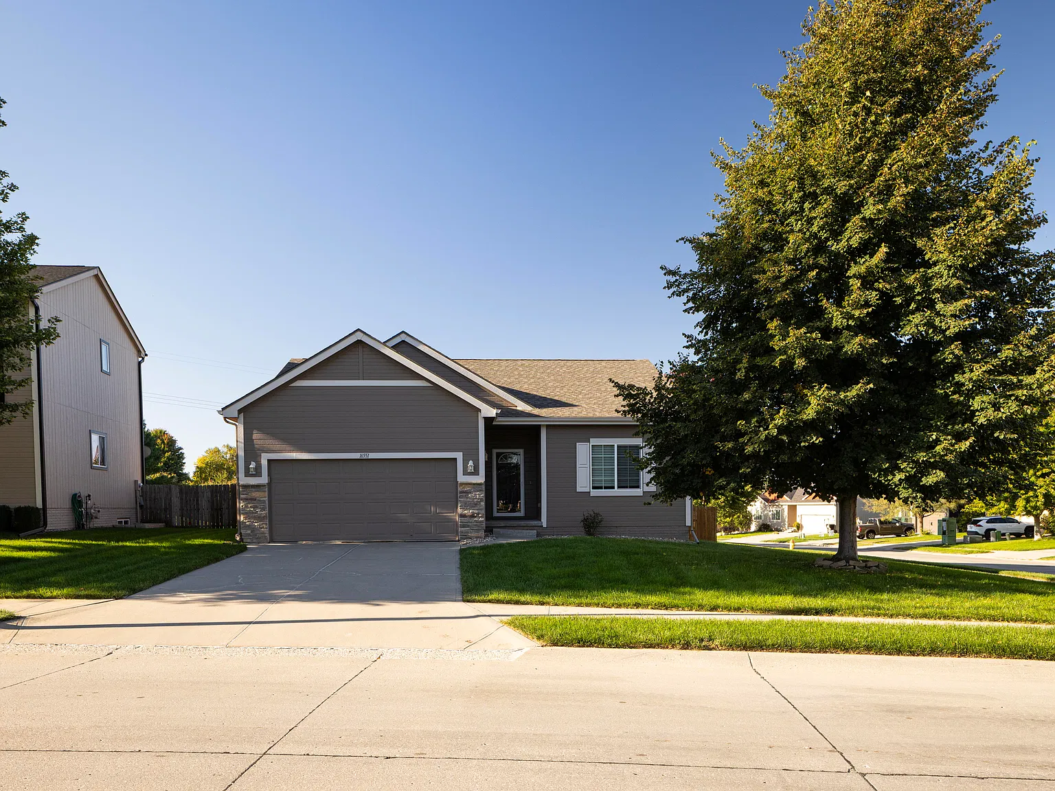 3 bed, 1354 sqft, $2,000 — Photo 1
