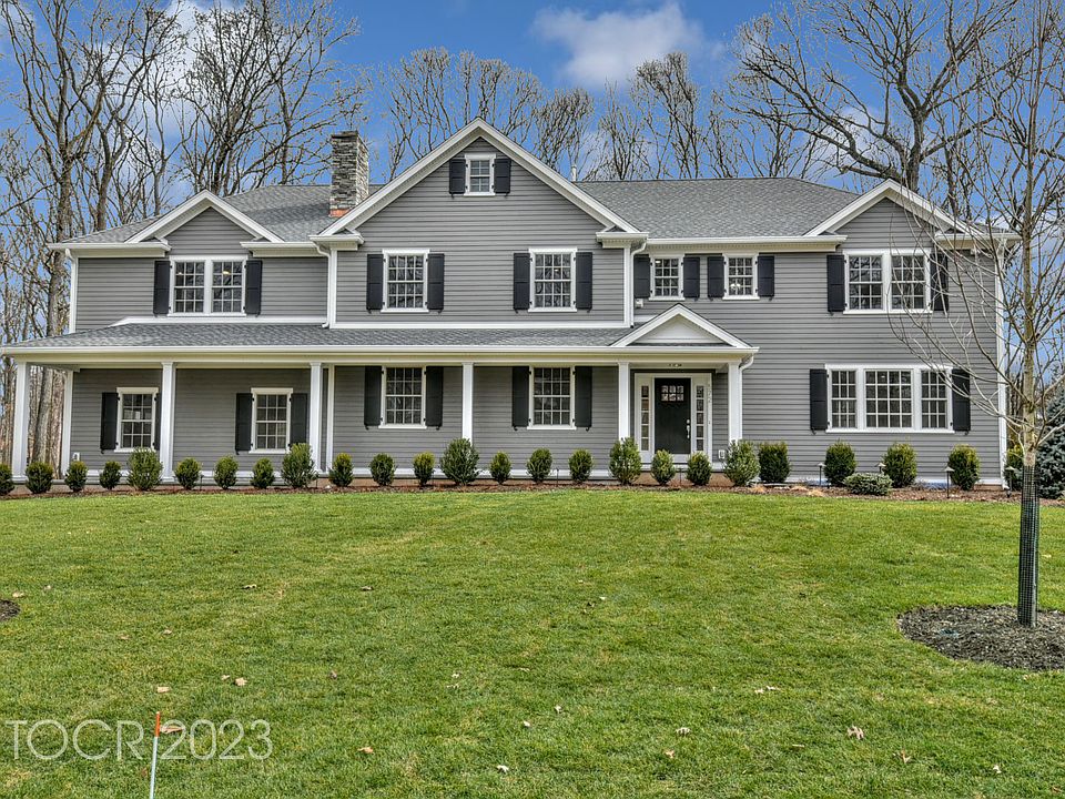 1st image of 572 Burritt Pl