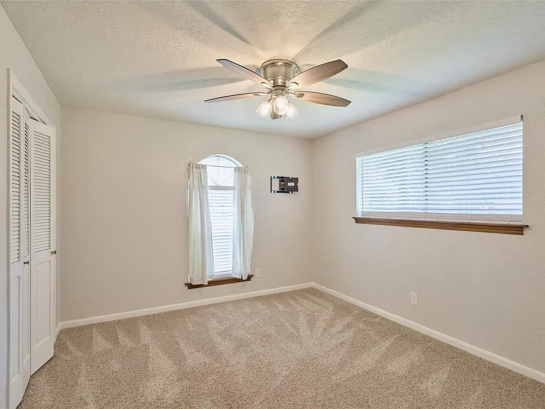 24803 Lori Ln — Photo 30