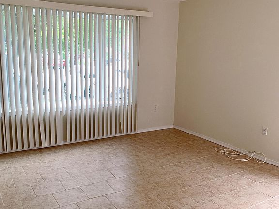 5th image of 280 Hillman Ave Floor 1