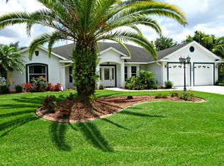 157 Loquat Rd NE, Lake Placid, FL 33852