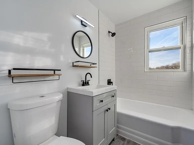 7520 N. Ridge Blvd — Photo 10
