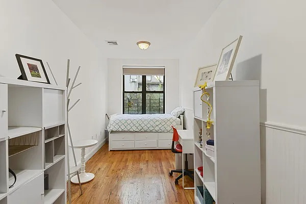 Rented by Besmatch Real Estate Inc | media 14