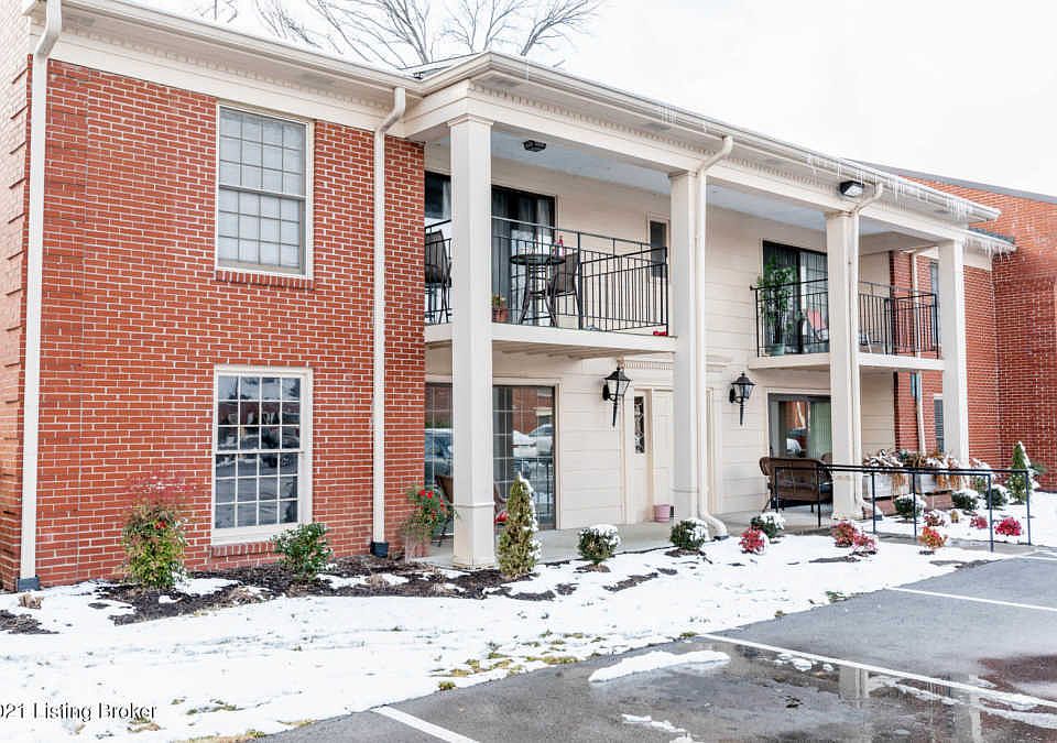 1st image of 8 Dupont Way APT 6