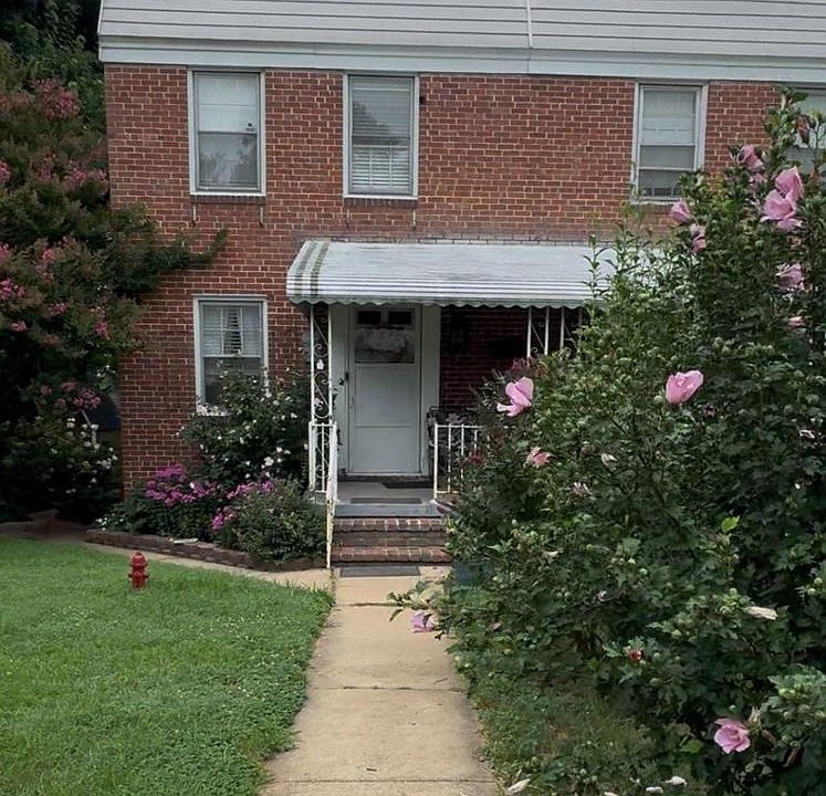 1st image of 2411 Arbuton Ave