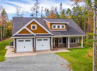553 Sandwick Dr, Hammonds Plains, NS B4B0H3