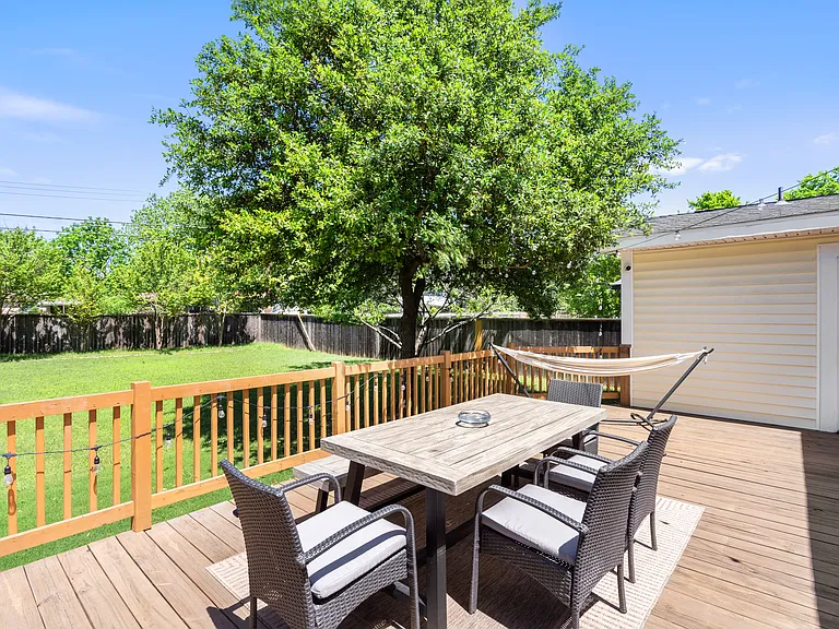 7514 Delafield Ln — Photo 18