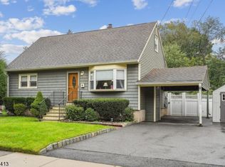 40 Barbara Dr, Pompton Lakes, NJ 07442