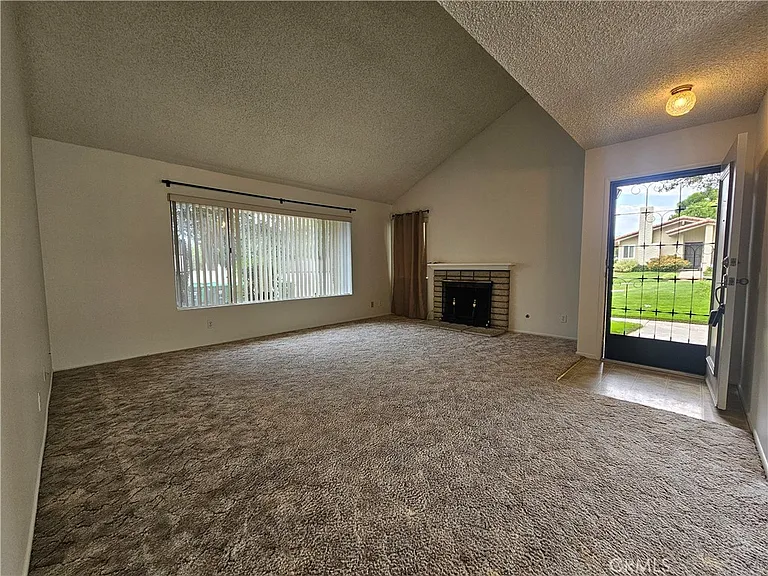 11459 Benton St — Photo 3