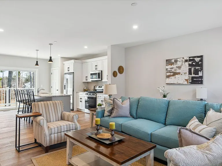 Bayberry Commons- 3 Bedroom 2.5 Bath Townhomes with 2 Car Garage — Photo 1