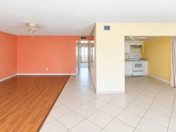 205 Wellington M, West Palm Beach, FL 33417
