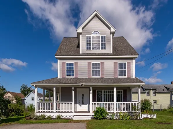 8 1st St, Westford, MA 01886