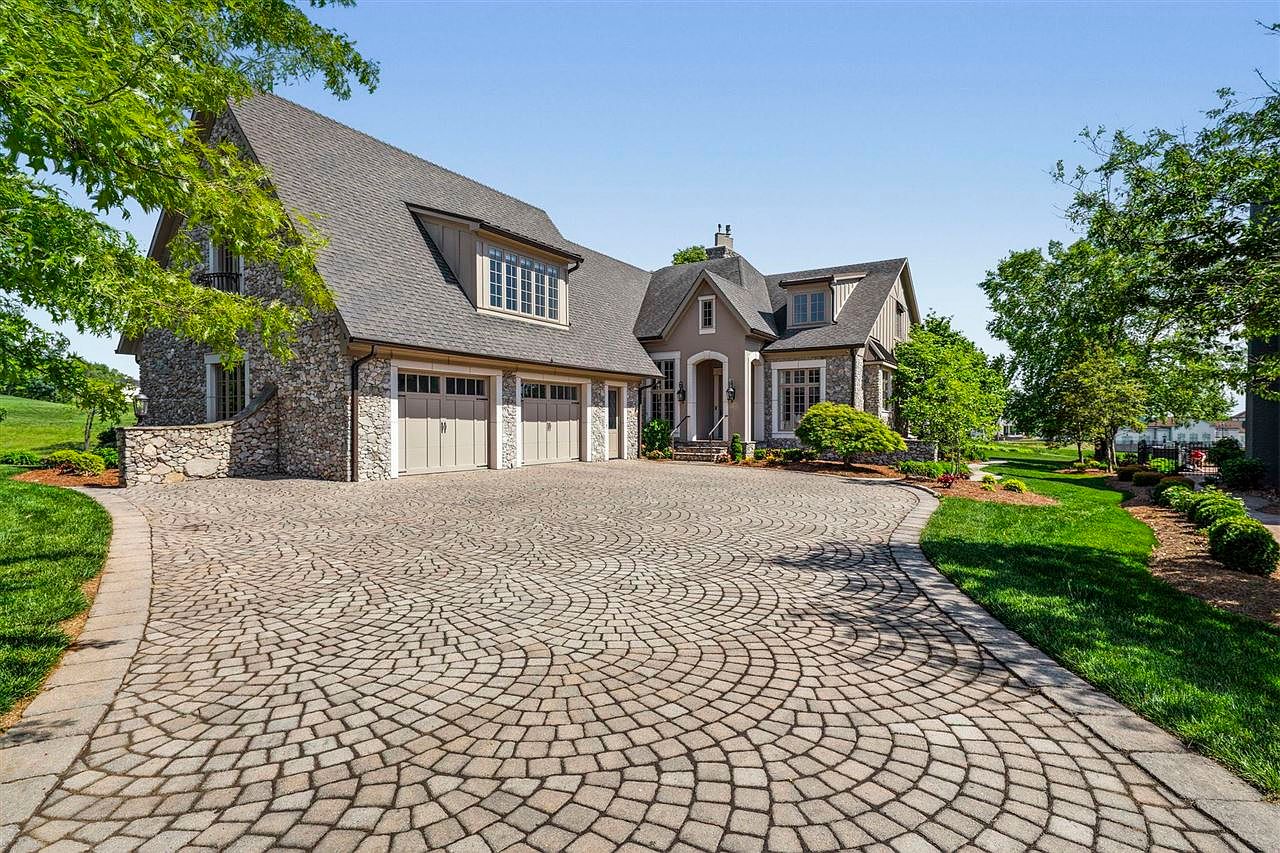 1465 Drakes Ridge Ln