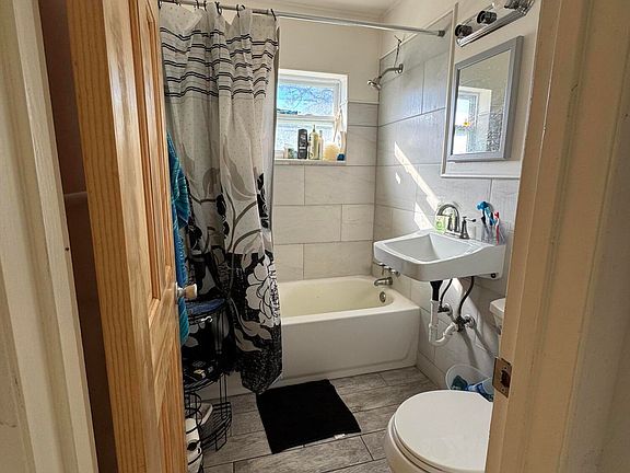 5th image of 355 Melton Drive