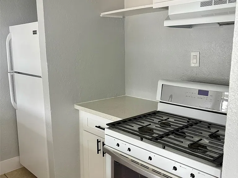 1125 Ann St #11 — Photo 9