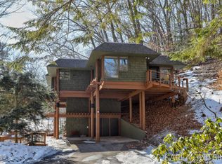 17994 Holcomb Hills Rd, Grand Haven, MI 49417